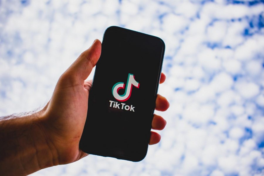 tiktok arch back trend