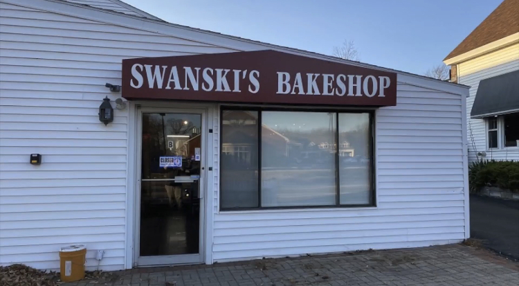 Swanskis+Bakeshop+in+downtown+Westborough.+