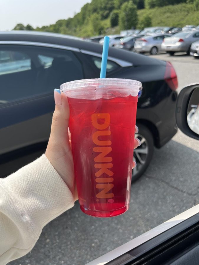 Dunkin%E2%80%99s+Raspberry+Watermelon+refresher%3A++Only+if+you+have+a+strong+sweet+tooth
