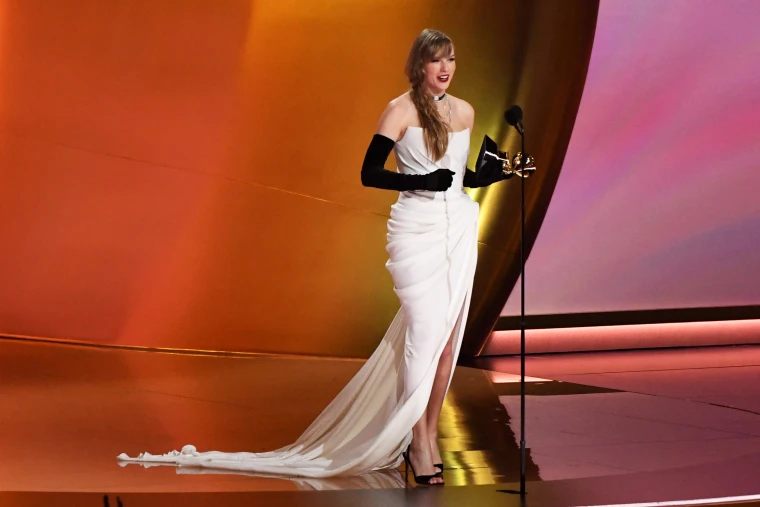 Swift+during+her+acceptance+speech+for+her+13th+Grammy